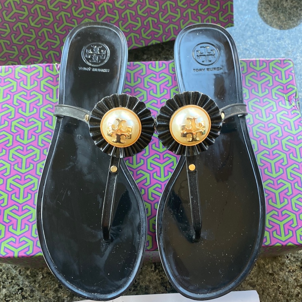 Gently used Tory Burch melody thong sandals